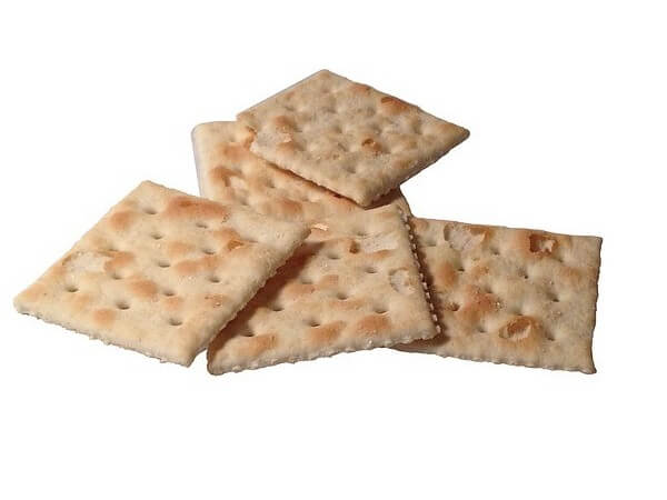 are saltine crackers bad for dogs