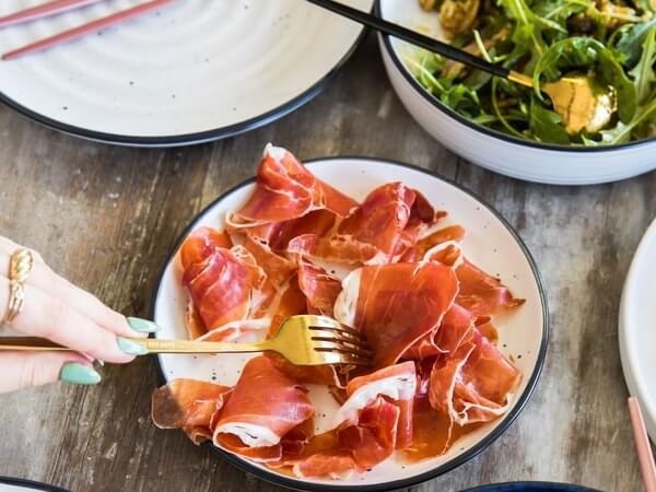 can prosciutto be eaten raw